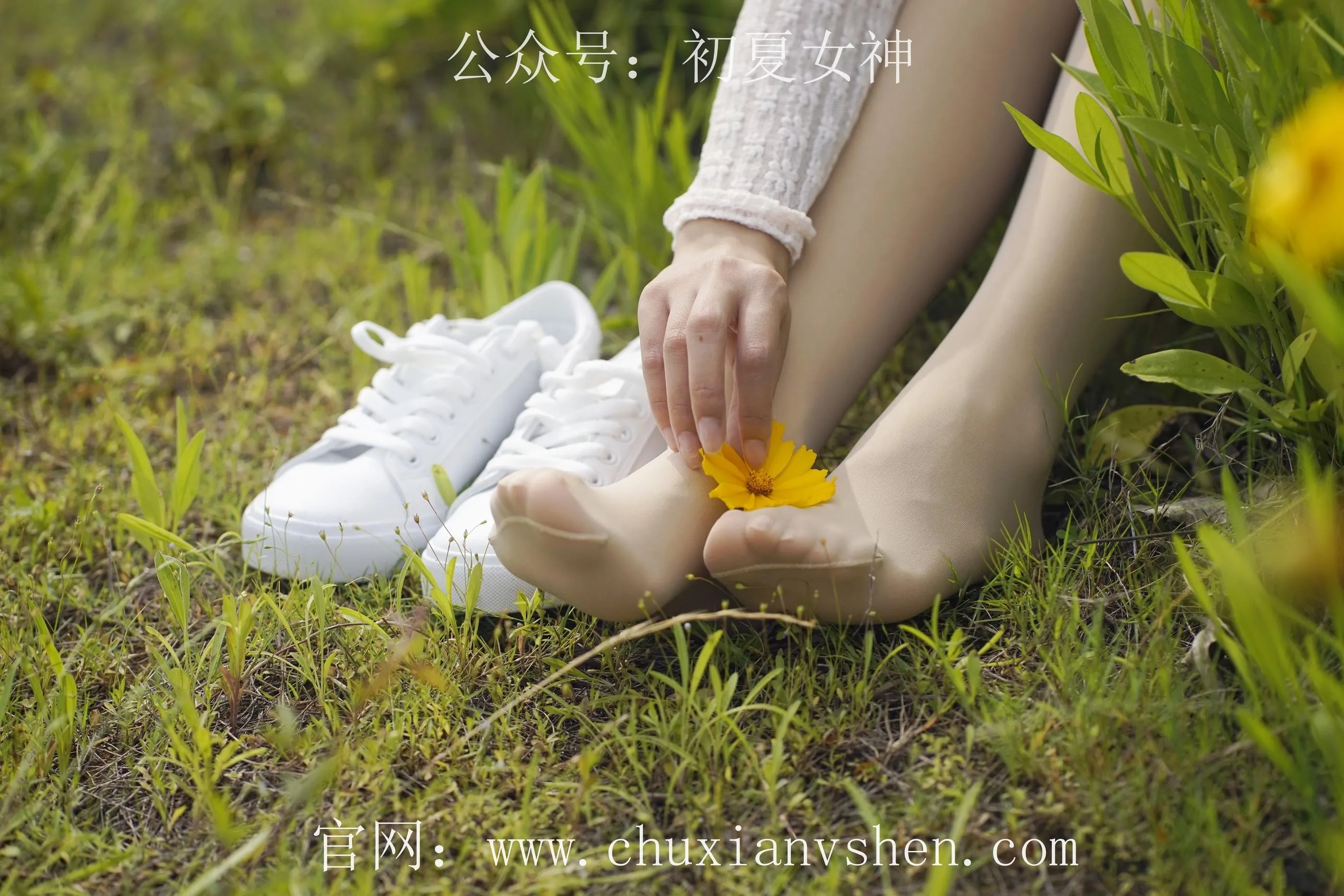 初夏女神 NO.070 依依 邻家女孩-风中少女 [122P]插图8